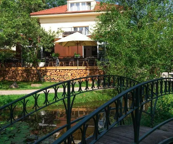 Hotel Areal Botanika Unhost